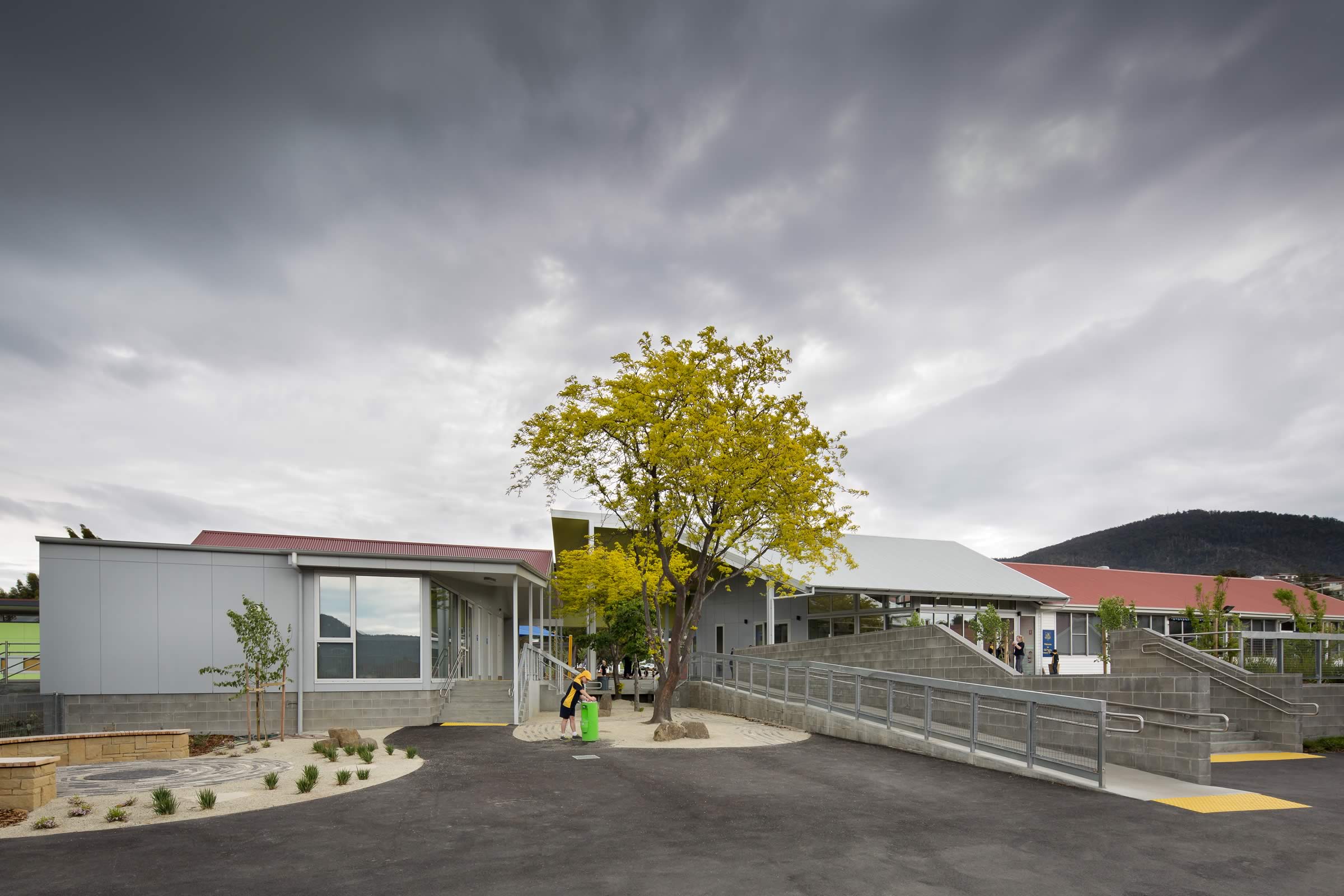 Universal access and a hierarchy of building scale makes the Glenorchy Primary School administration area recognisable and way finding easy. Photo by Thomas Ryan.