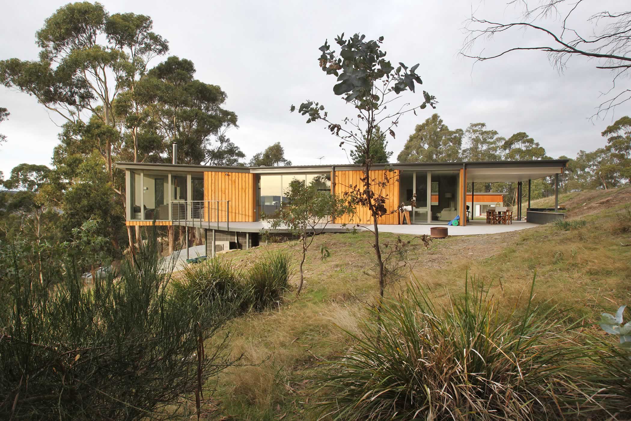 Jamieson Road Residence, Tasmania: Dramatically extending into space for elevated views, the plan is also orientated for optimal passive solar gain and an easy indoor-outdoor connection to meet our clients’ varied lifestyle needs. Photo by R. Lovell.
