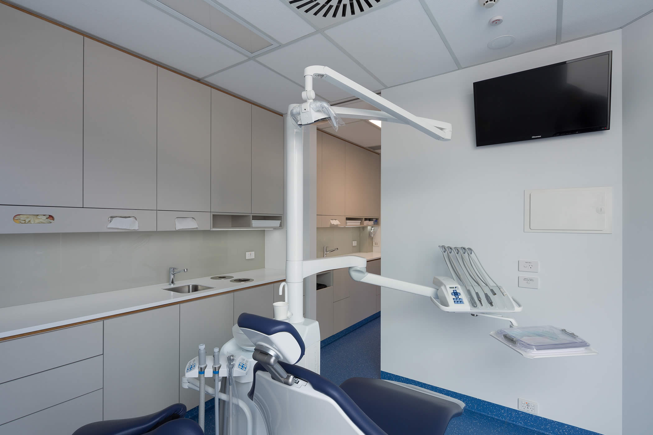 The Dental Pod interior fit-out, Hobart, Tasmania: Our careful design balances spatial needs with rigorous technical and environmental demands to achieve ease of use and quality of service delivery by our client. Photo by Thomas Ryan.